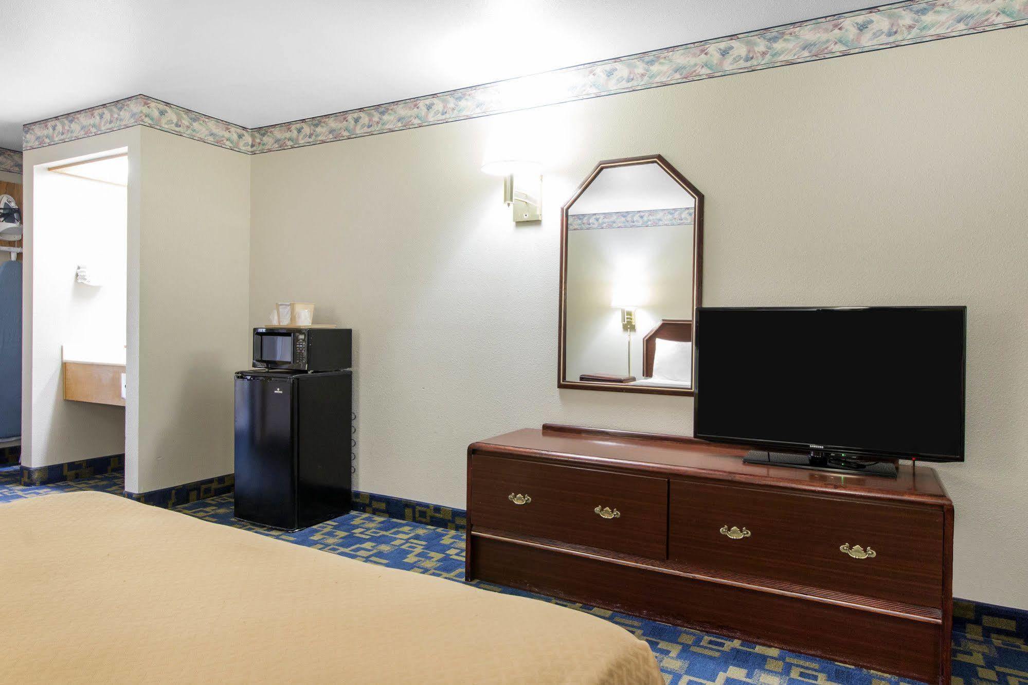Anchor Beach Inn Кресент-Сити Экстерьер фото