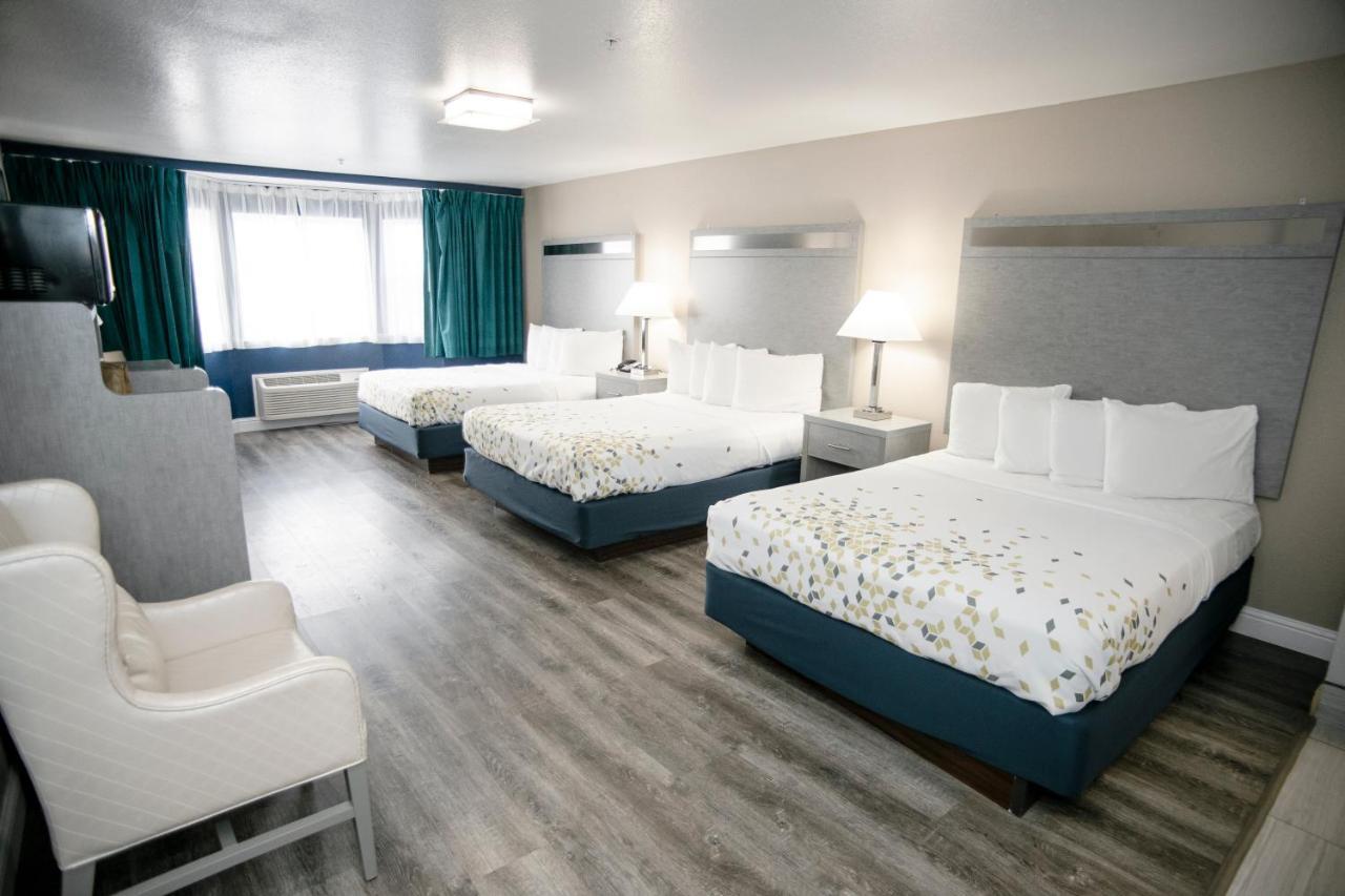 Anchor Beach Inn Кресент-Сити Экстерьер фото